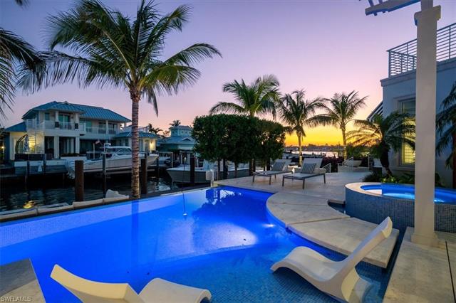 1660 Dolphin CT NAPLES, FL 34102 ,Listing ID