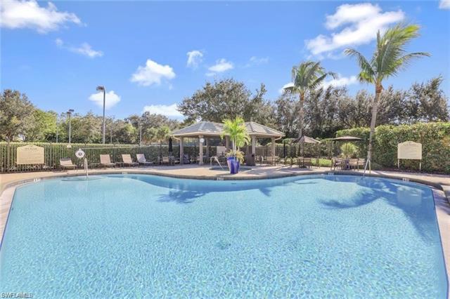 Close up Clubhouse Pools