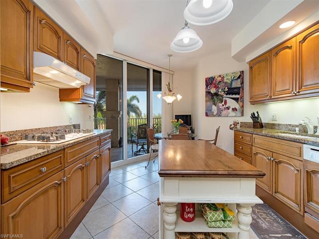 6597 NICHOLAS BLVD Unit# 405 NAPLES, FL 34108 ,Listing ID