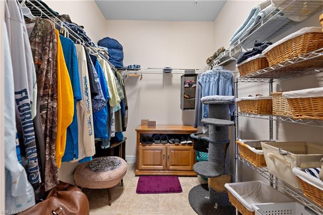 Walk in closet  master bedroom