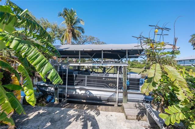 8000lb boat lift and dock