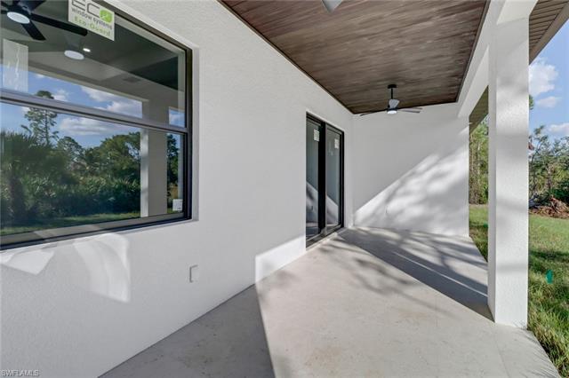 View of patio / terrace with ceiling fan