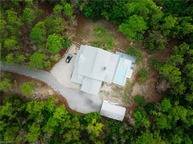 1.25 acres of bliss.