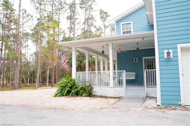 Private side entry to kitchen and access to porch