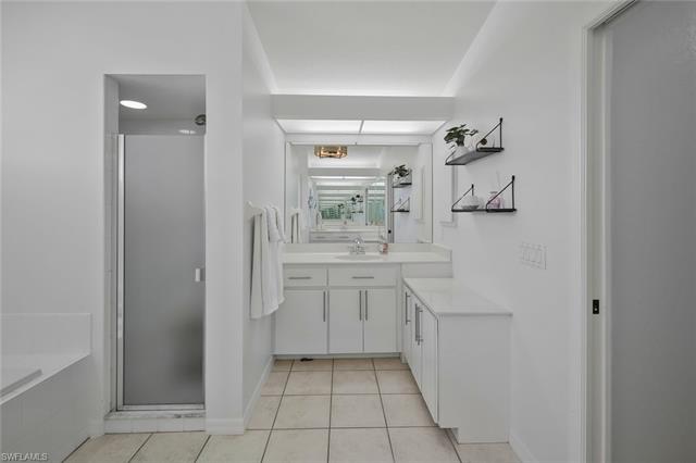 Primary Bath with Tub, Shower, Duels Sinks with Make-Up Vanity
