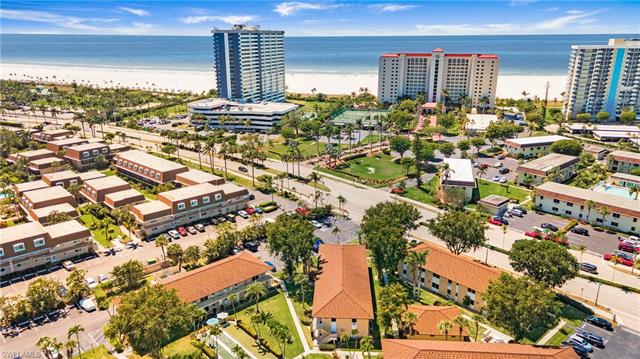 Birds eye view of Resident's Beach proximity