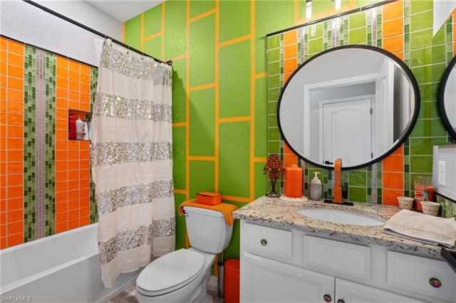 Guest bathroom.