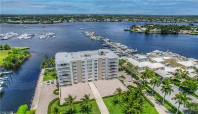Saltwater front property on Naples Bay with direct access to the Gulf of America